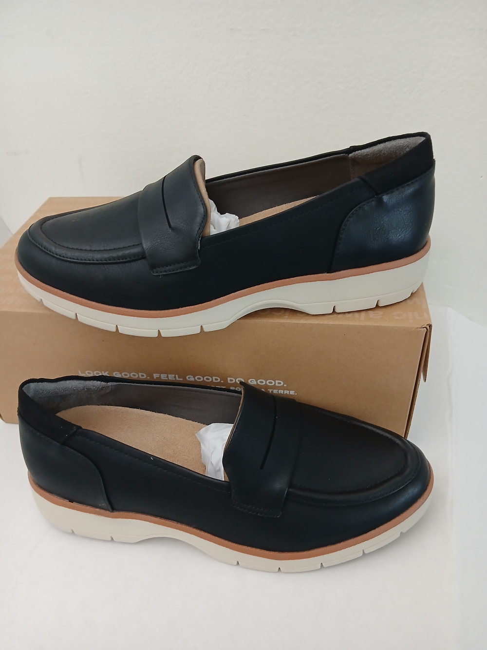 Black Women's Slip-On Loafers - Comfortable Casual Shoe Size 6/ 6.5M $40 - Picture 1 of 11